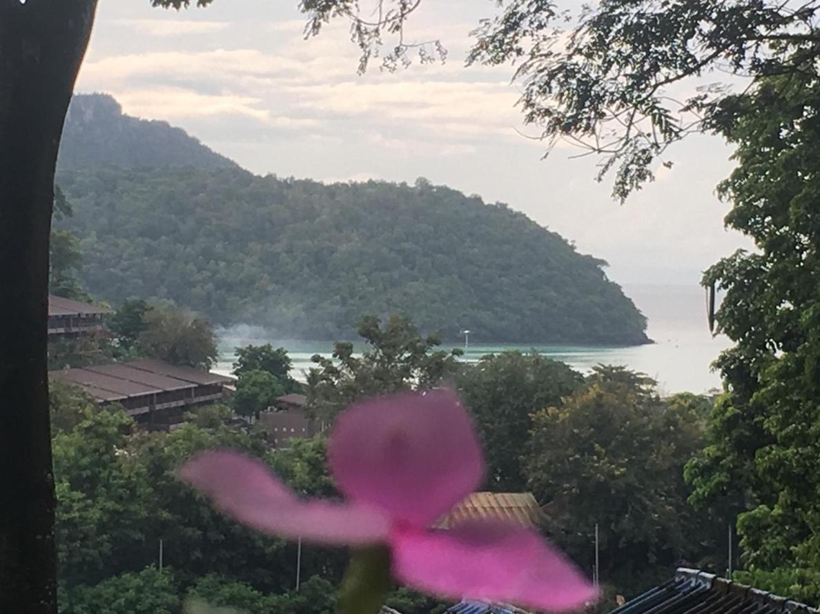 Phi Phi Sea And Hill Resort Экстерьер фото
